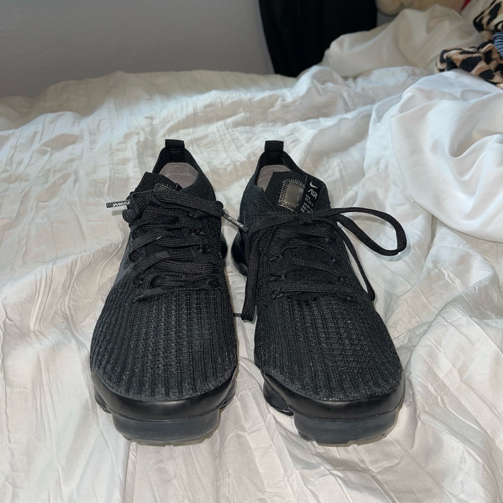 Nike Vapormax Black shoes. Women’s size 8. Worn twice